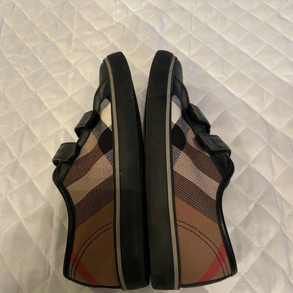 Burberry boys sneakers - Picture 6 of 8